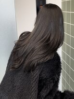 ヌヌ 渋谷 原宿 明治神宮前(nunu)&nbsp;レイヤーカットオリーブグレー　ワンホン　韓国　くびれ透明感