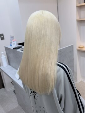 ユウル 横浜(juhl.) 抜きっぱなしブリーチホワイトブロンドブリーチダブルカラー横浜