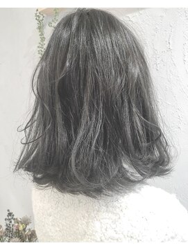 ヘアーアンドアトリエ マール(Hair&Atelier Marl) 【Marl外国人風スタイル】ネイビーアッシュの外ハネボブ