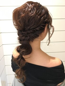 ネオリーブ アンド 渋谷店(Neolive &) 【Neolive & 渋谷店】大人可愛い編み下ろしアレンジ