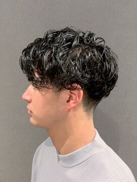 ビーダンディー(Bee dandy) ビジネスツーブロック マッシュパーマ かき上げアップバング