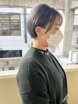 ラミエ バイ メルト 吉祥寺(lamie by melt) "久保田"ハイトーンショートアッシュシルバーブリーチカラー