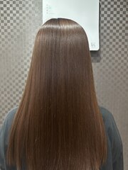 ブラウンカラー×艶髪ロングストレート　縮毛矯正髪質改善