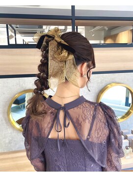 シー(thee) 編みおろしポニー