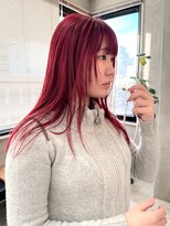 赤髪カラー　ロングヘア　ブリーチ　レイヤーカット