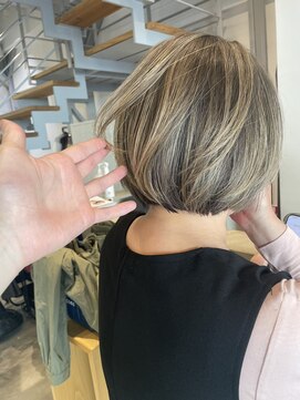 アディクト(ADDICT) 担当鍋嶋/白髪ぼかし/グレージュ/ハイライト