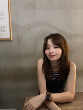 メゾンドムニ 恵比寿(Maison de MUNi) 前髪センターパート/こなれミディ/イメチェンレイヤー