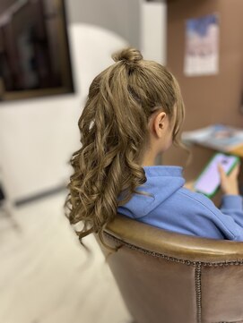 ブリックヘアー(BLICK Hair) 強巻きハーフポニー