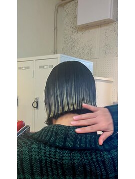 ニクラ ザ ブリンク(NICLA the blink) 切りっぱなしボブ