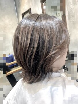 ヘアサロン ナヴィ 赤坂(NaVie AKASAKA) スタイリッシュなグレージュカラーくびれボブ