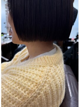 ルアン(Luan) 切りっぱなしボブ