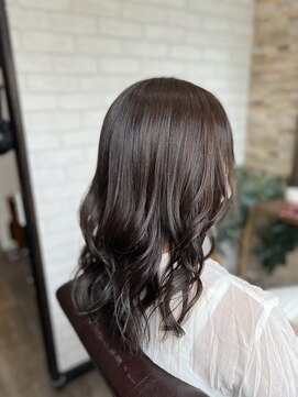 アトリエナガノ(atelier nagano) ニュアンスカラー/センターパート/ツヤ髪スタイル/ブルージュ