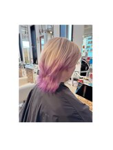 ヘアストーリー レオ(Hair Story RE:O) ホワイトブロンド裾カラー