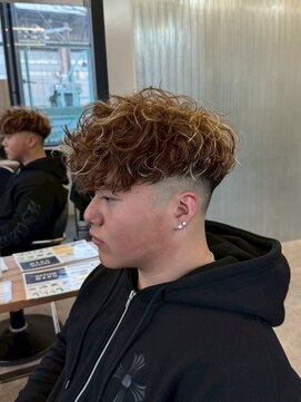 リッチブランドアンドコー(Rich Brand&Co) スペインカール ハイライトカラー　メンズカット　メンズパーマ