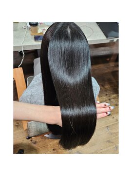 酸性ストレートで扱いやすい髪の毛へ♪