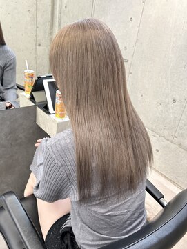 ローレン(Lolen.) ミルクティーグレージュ/ストレートロングヘア/似合わせカット