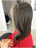 フェイスフレーミングカラーで白髪ボカしと印象に残るカラーに◎