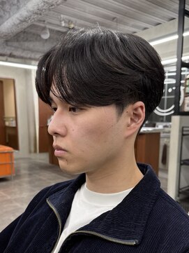 ニコ トウキョウ(nico TOKYO) ニュアンスパーマで作る毛流れセンターパートカルマヘア刈り上げ