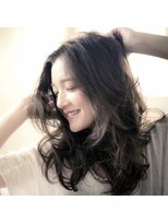 大人かわいいミディアムゆるパーマ×コントラストグレージュ銀座
