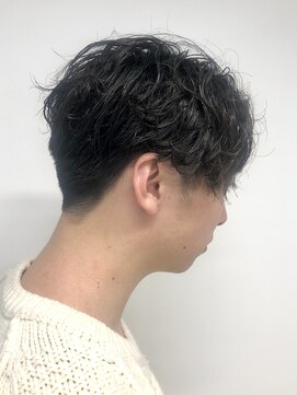 ニコフクオカヘアーメイク(NIKO Fukuoka Hair Make) 「NIKO」センターパートパーマ