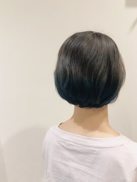 ウィ ラグゼ 北千住店(Oui luxe) ２色カラー◎ 【シルバーグレージュ × エメラルドブルー】