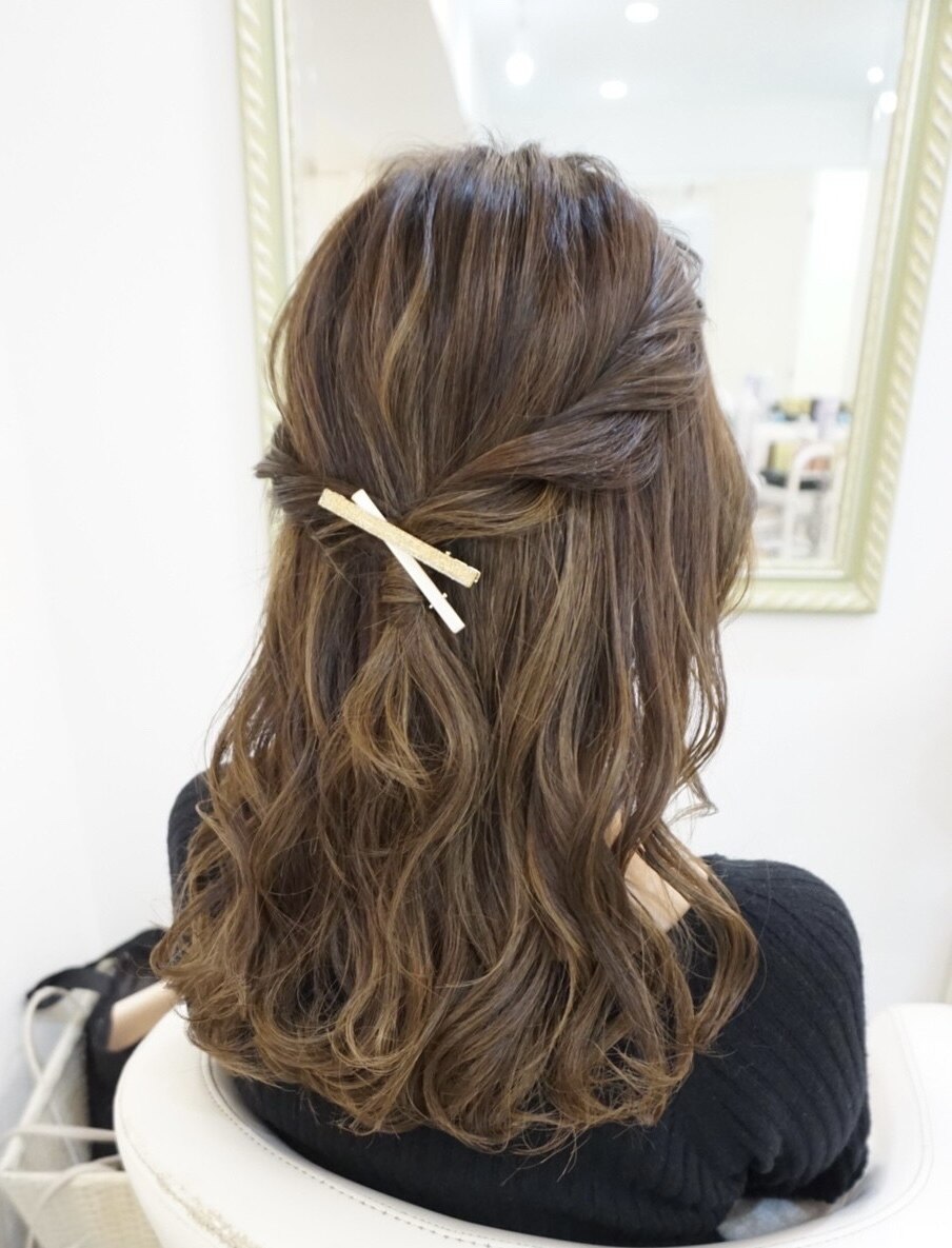 ナチュラルハーフアップ ヘアセット：L166469533｜ヘアアンド