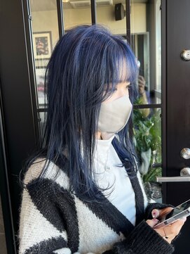 メゾン アヴァロ(Maison Avallo) ネイビーブルーのロングスタイル