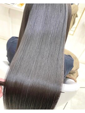 アリュックス 国立(ALUX) 大人清楚なナチュラルストレート【髪質改善】