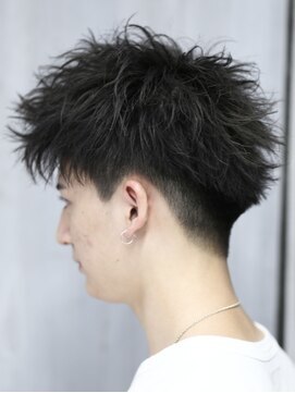 リップス レイ ギンザ(LIPPS Ray GINZA) 横顔で魅せるツーブロックショート