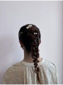お呼ばれヘアセット大人可愛いポニーテール編みおろしスタイル