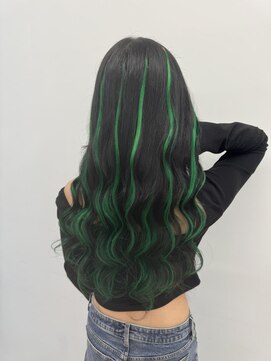 ロサ ファイブヘアー(Rosa..5Hair) くっきり映えるカラーラインで個性派ギャルスタイル!