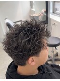 スパイキーショートパーマ