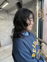 リュッカ(Lyuck)&nbsp;【MANA】たっぷりレイヤーの抜け感パーマスタイル