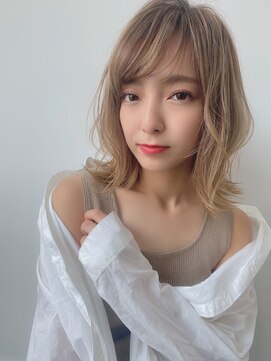 ルービック 京橋(Rubik's) 小顔前下がり外ハネボブアッシュベージュ☆