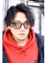 アストラ(ASTRA)&nbsp;ライトツイストスパイラル　センターパート　パーマ　スパイラル