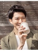 清潔感ばっちり◎スーツにも似合うソフトモヒカン風ショート