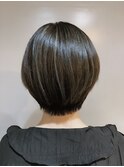 マット系ハイライト×コンパクト丸みショート