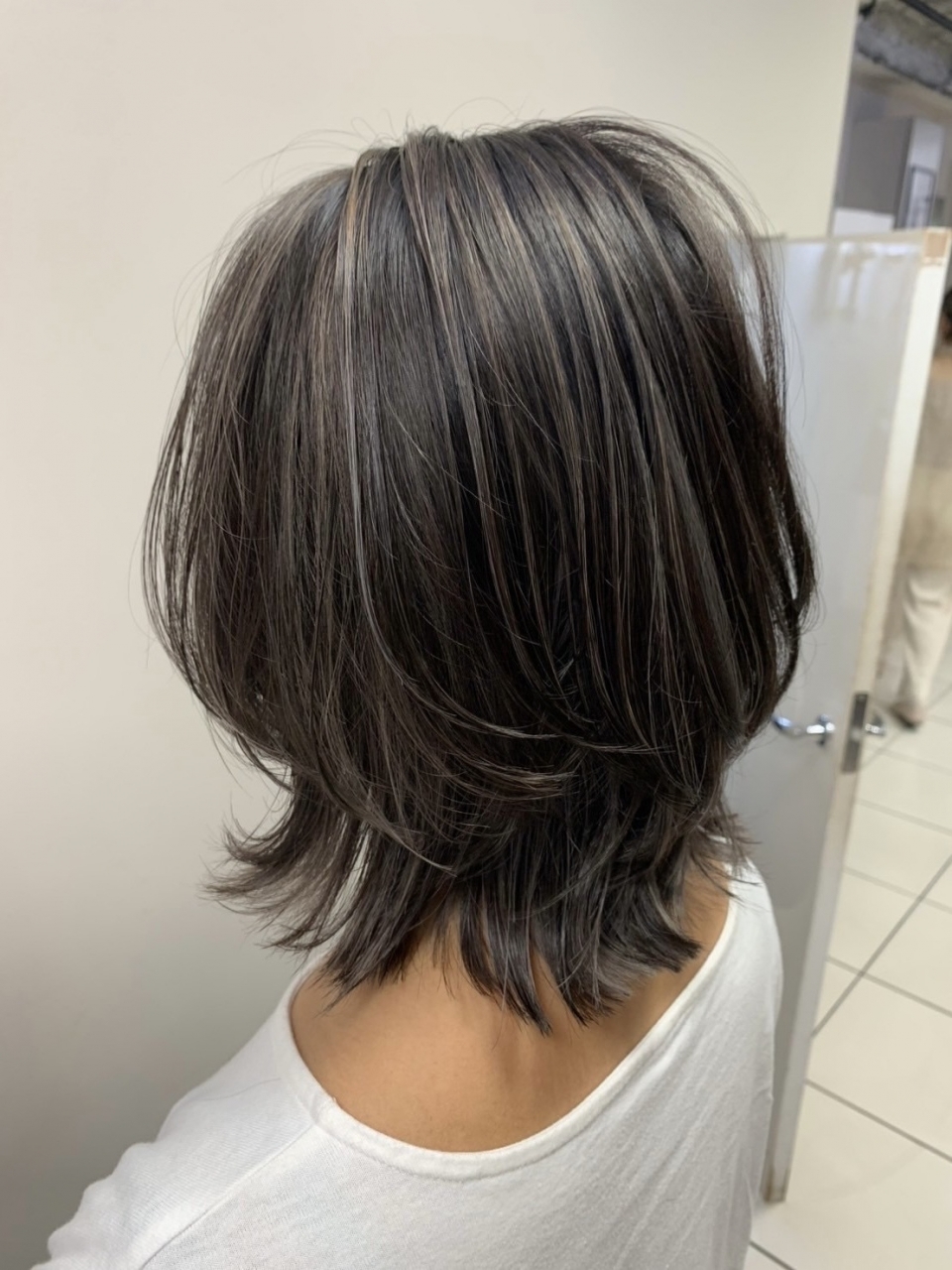 ファースト(1st)の写真/【幡ヶ谷】白髪カバーもお洒落なカラーも譲れない！そんな大人女性の理想を叶えるダメージレスカラー♪