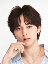 フィフス 原宿(fifth)&nbsp;自然な毛流れでラフにキマるセンターパート×フェザーパーマ