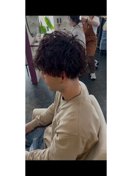 アイズ 海老名(AIZU) メンズパーマ ツイストスパイラルパーマ シャドウパーマ波巻き