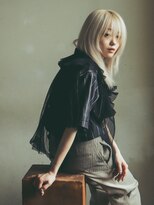 バーノン(VERNON)&nbsp;WHITE SEMILONGwearingFUMIKA_UCHIDA【VERNON】058-262-3611