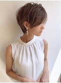 大人の耳掛けエレガントショート×イルミナサファリベージュ