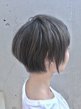 ロロ(ro-ro) 【恵比寿ro-ro】シルバーグレージュ×タイトショート