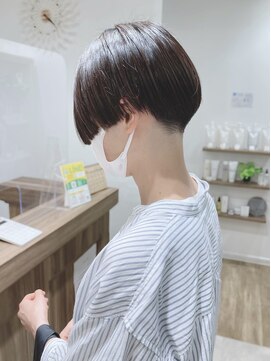 モリオフロムロンドン 松戸店(Morio from London) 【松戸 岩口】センターパート刈り上げハンサムショート