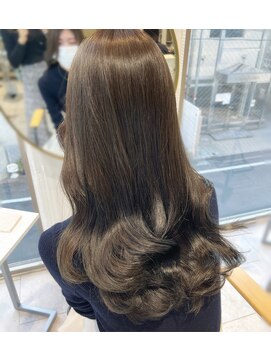 ティア(Tia.) (縮毛矯正/髪質改善/ロングヘア/前髪/サイドバング/小顔)