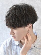 《*スパイラル×ツイストスパイラルのmixパーマ*》で無造作な印象UP！［万代/メンズ/メンズパーマ/眉毛］