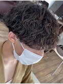 波巻きスパイラルパーマメンズマッシュツーブロックメンズパーマ