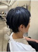 ベリーショート×寒色ブルー