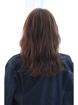 外ハネ☆ひし形シルエット☆ゆる巻きミディ【イルミナカラー】