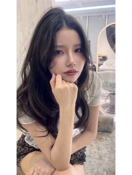 ロンドルピナス 小倉(Lond Lupinus) ミディアムレイヤーカット/似合わせカット/大人ガーリー/20代